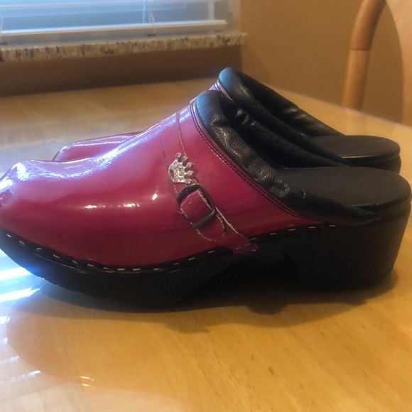 The Scandinavian Company nursing/hair dresser clog - Picture 4 of 5